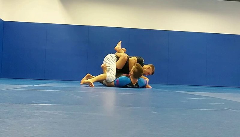 Closed guard position — real frame from ViCoS dataset